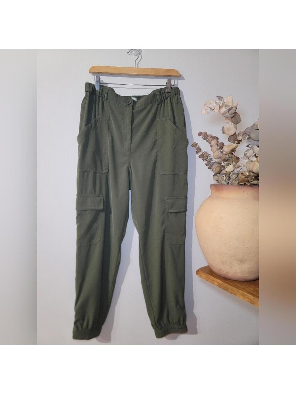 Max Studio Olive Green Utility Cargo Jogger streetwear Sz L